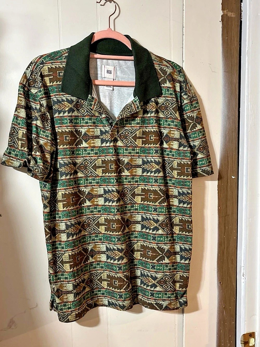 UO BDG Men's Geometric Short Sleeve Shirt Green & Brown Size Medium